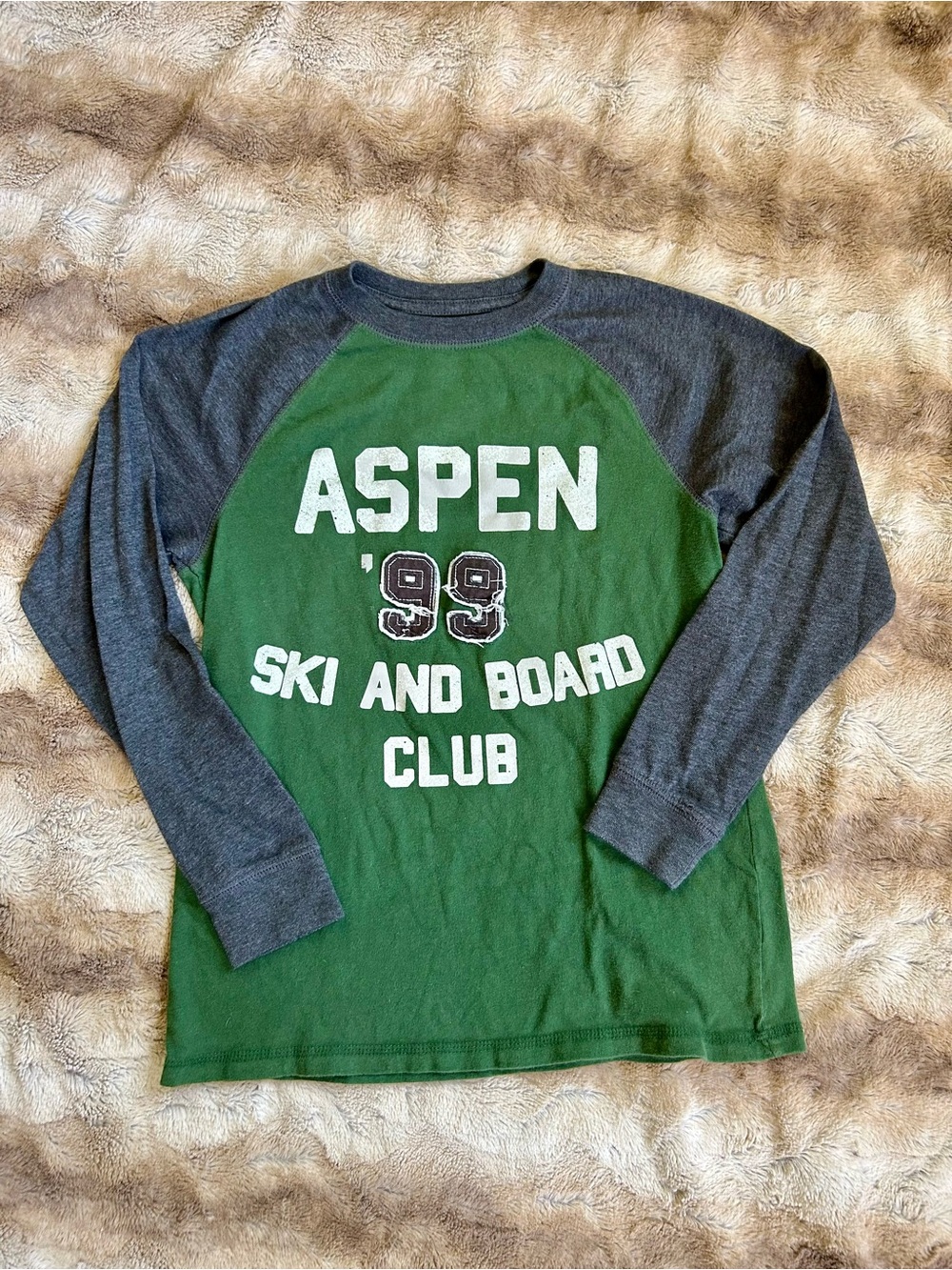 Urban Pipeline Aspen '99 Ski & Board Club Raglan Kids Long-Sleeve Top M